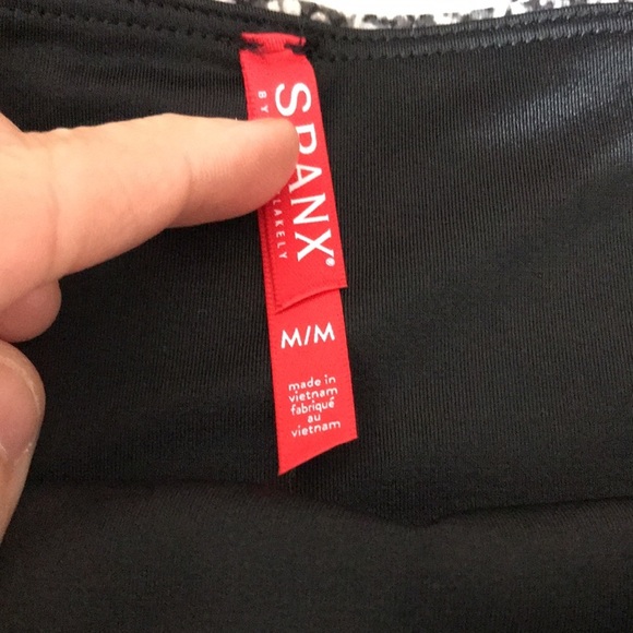 NWT SPANX Faux Leather Snake Shine Leggings - Picture 6 of 6
